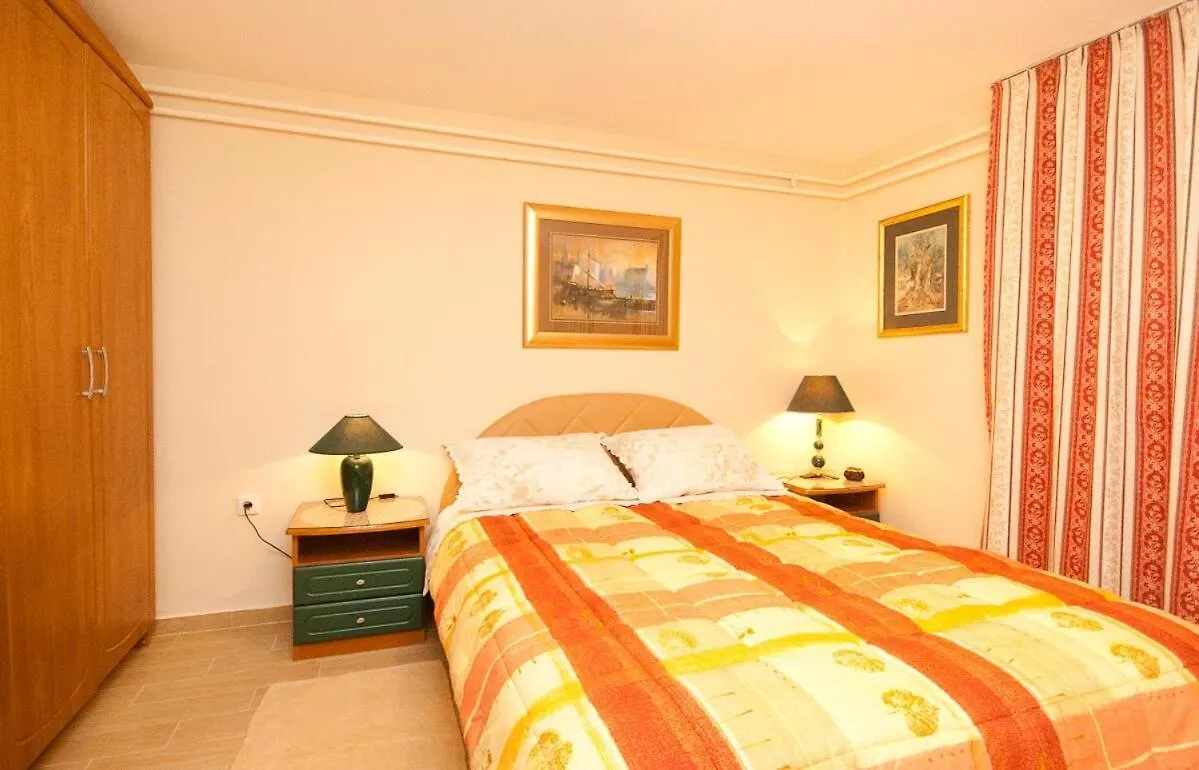 Apartments And Rooms With Parking Space Baska, Krk - 19424 Guest house Baska (Krk)