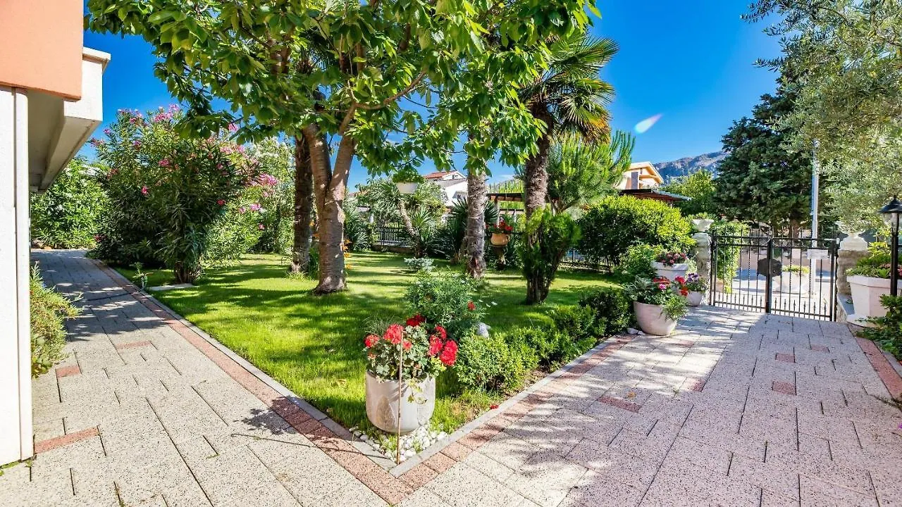 Apartments And Rooms With Parking Space Baska, Krk - 19424 Croatia