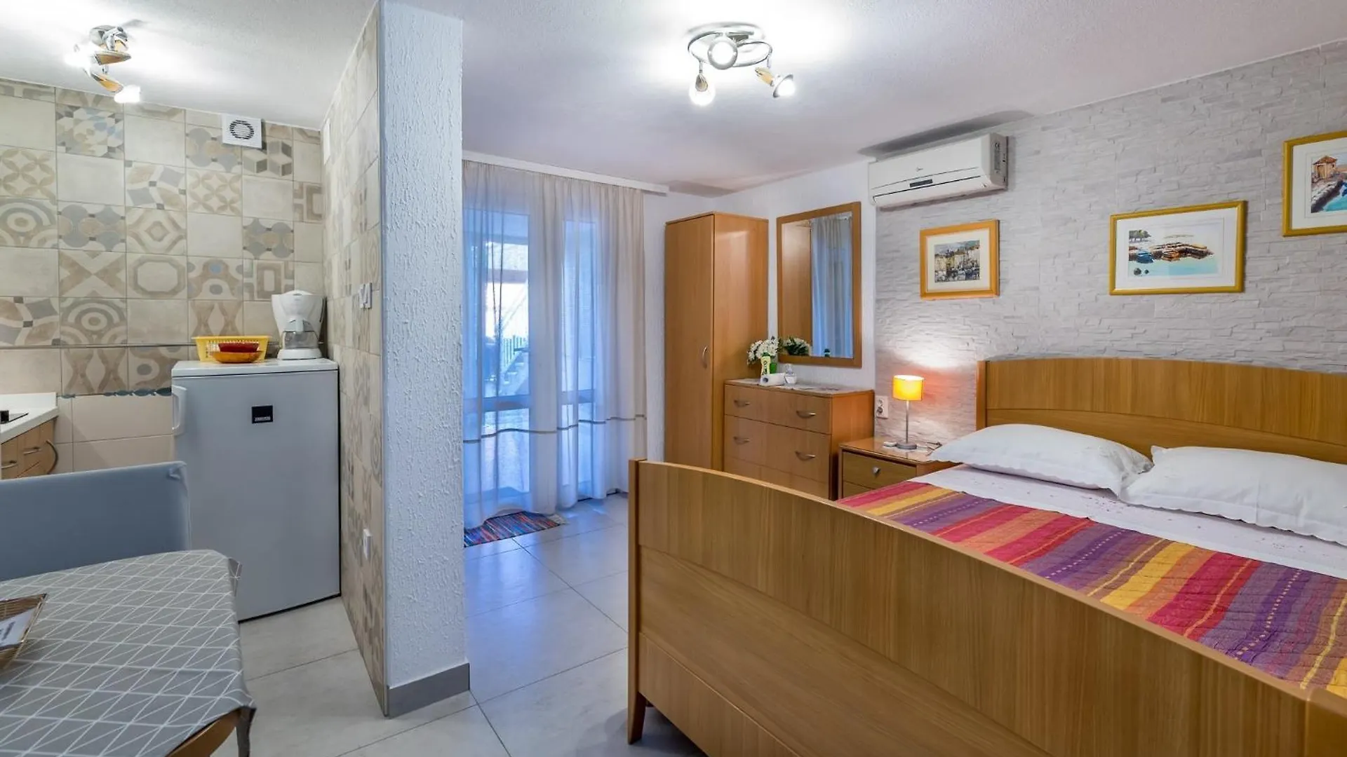 Apartments And Rooms With Parking Space Baska, Krk - 19424 Guest house Baska (Krk)